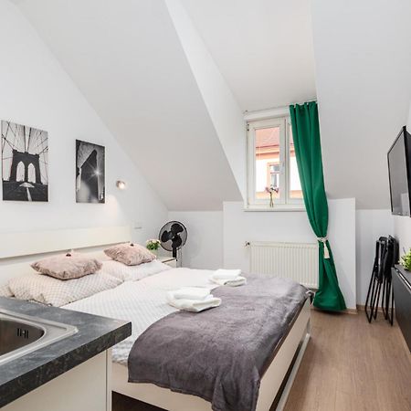 Private Retreat Close To Stations In Praha 3 외부 사진